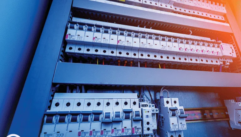 لوحات التحكم الكهربائية